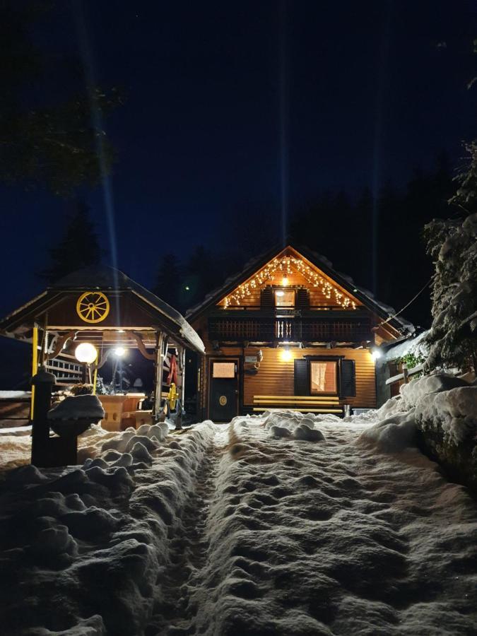 Holiday Home Prdelanca Luce Luaran gambar
